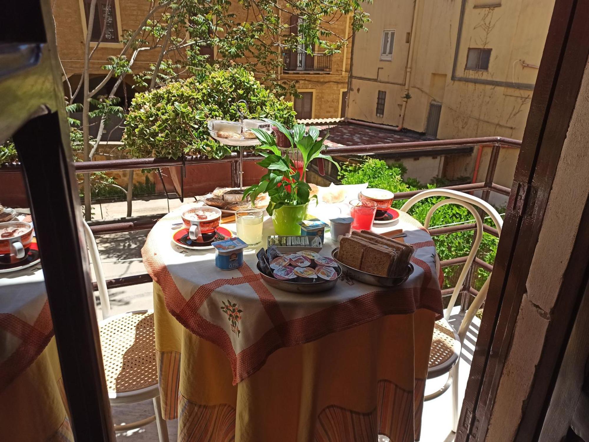 B&B Le 4 Stagioni Sul Viale, Belvedere Di Агридженто Екстериор снимка