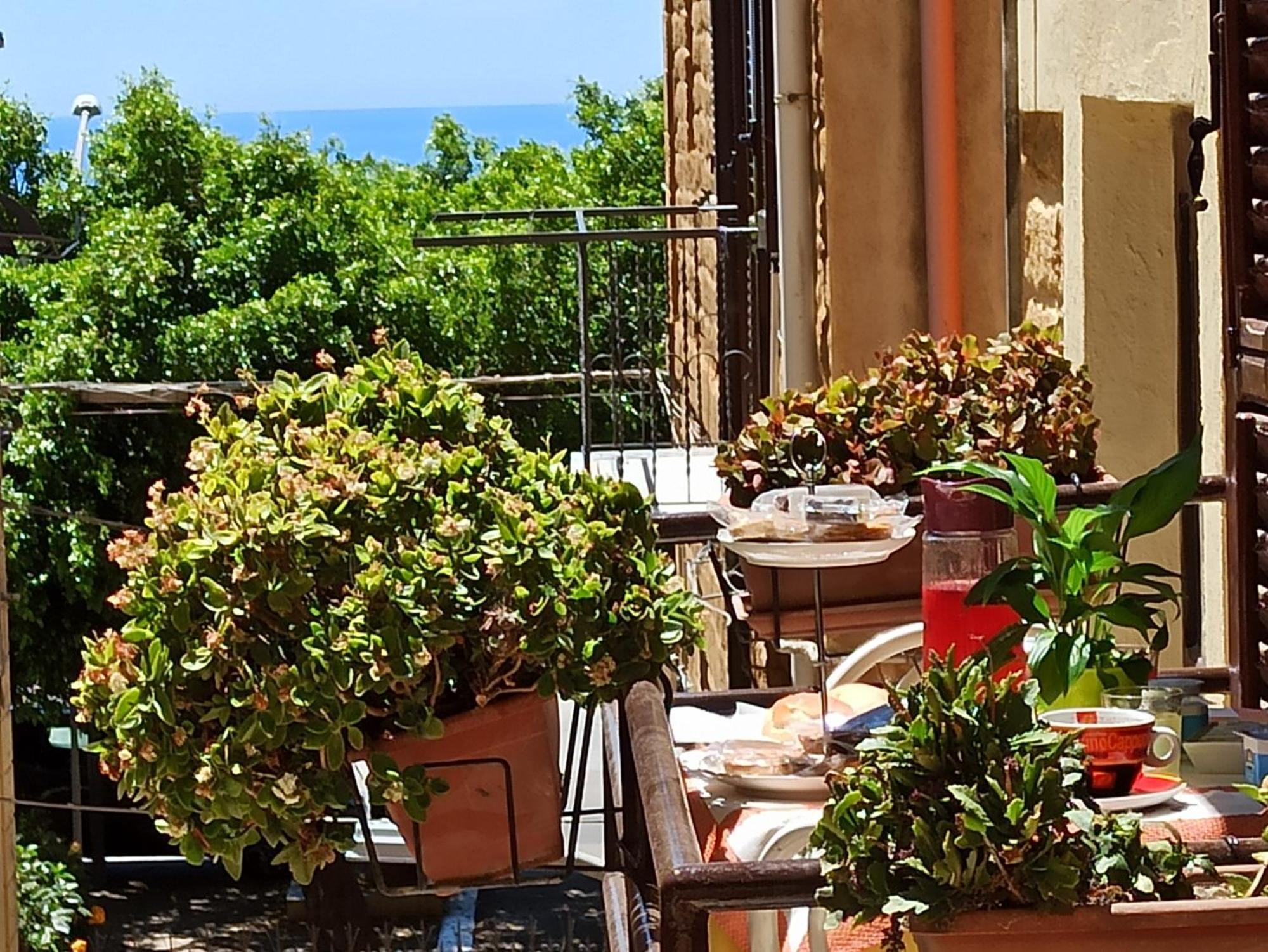 B&B Le 4 Stagioni Sul Viale, Belvedere Di Агридженто Екстериор снимка
