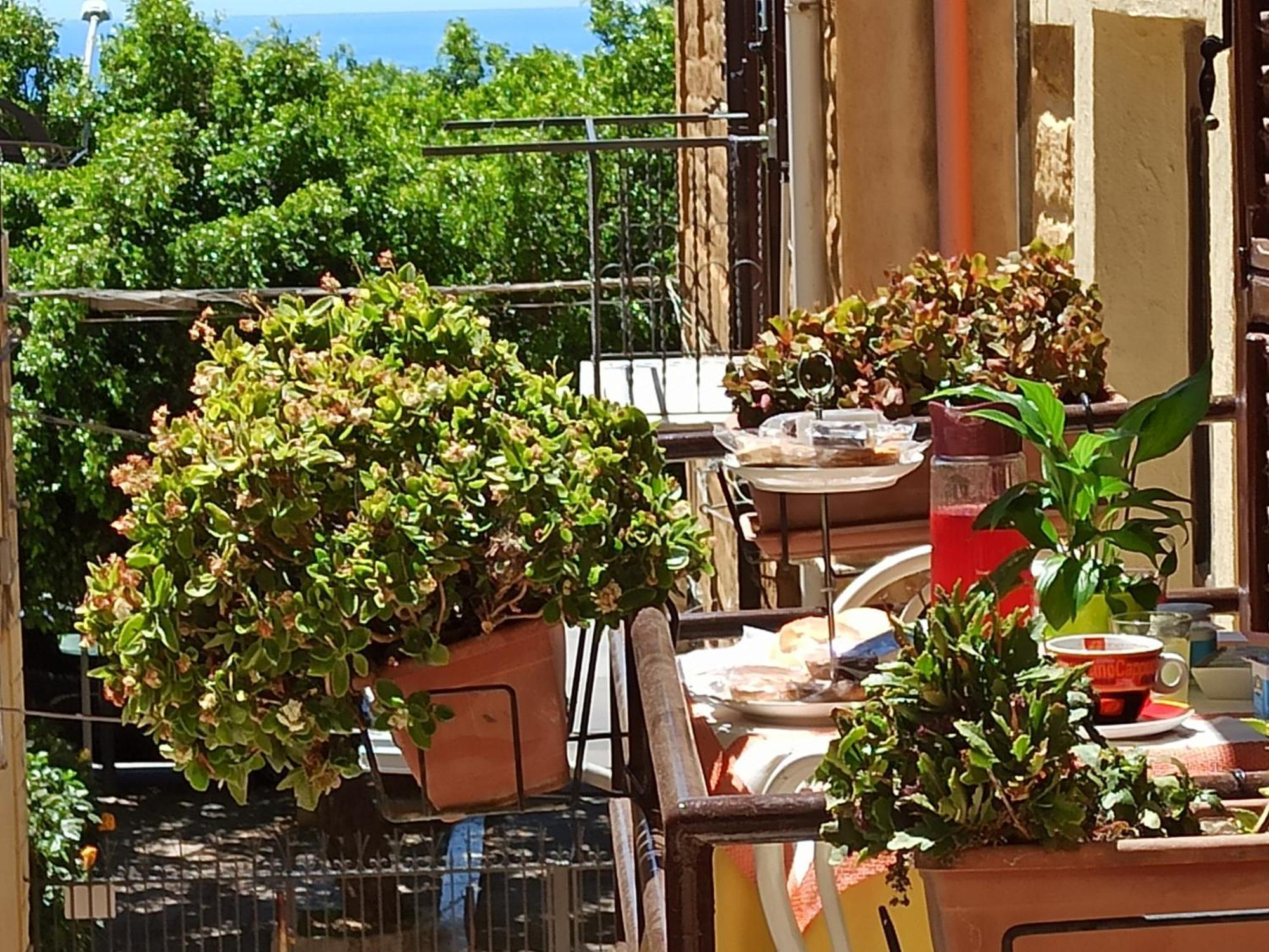 B&B Le 4 Stagioni Sul Viale, Belvedere Di Агридженто Екстериор снимка